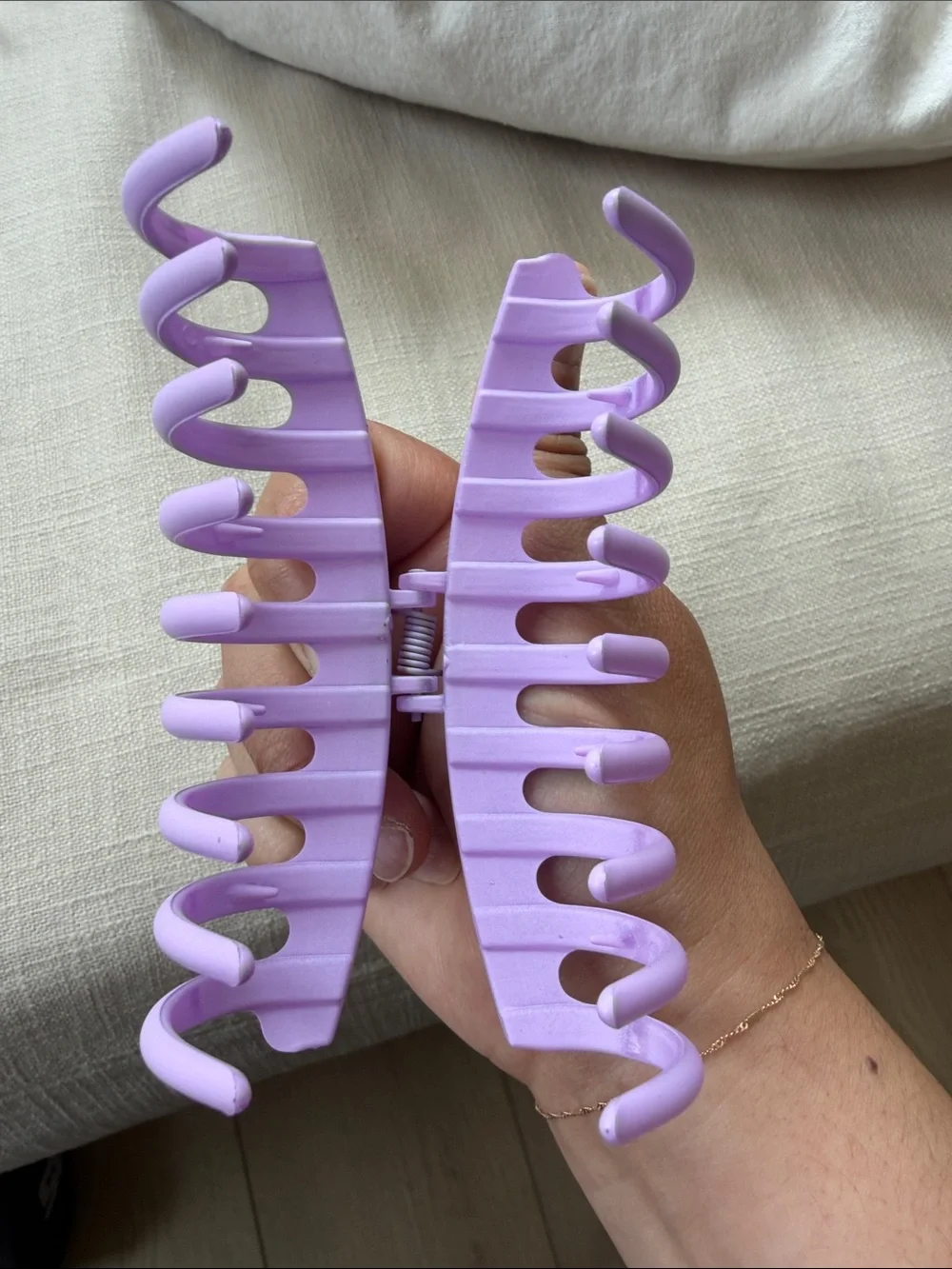 Purple Hair Claw Clip - Stylish Grip